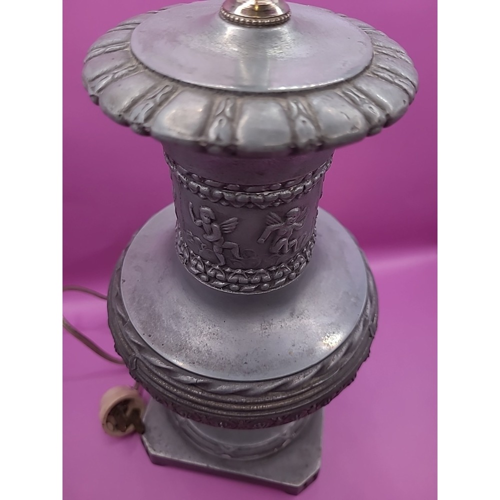 Vintage Baroque Style Ornate Embossed Metal Lamp with Cherubs Tested - Picture 7 of 11